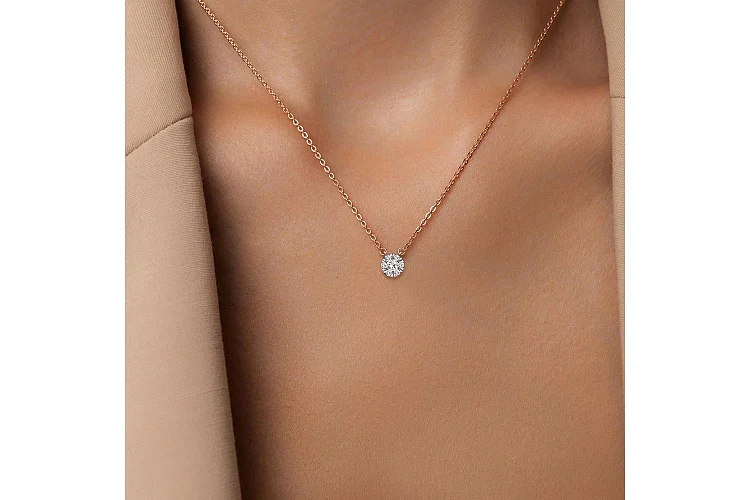 Колье из красного золота с 7 муассанитами