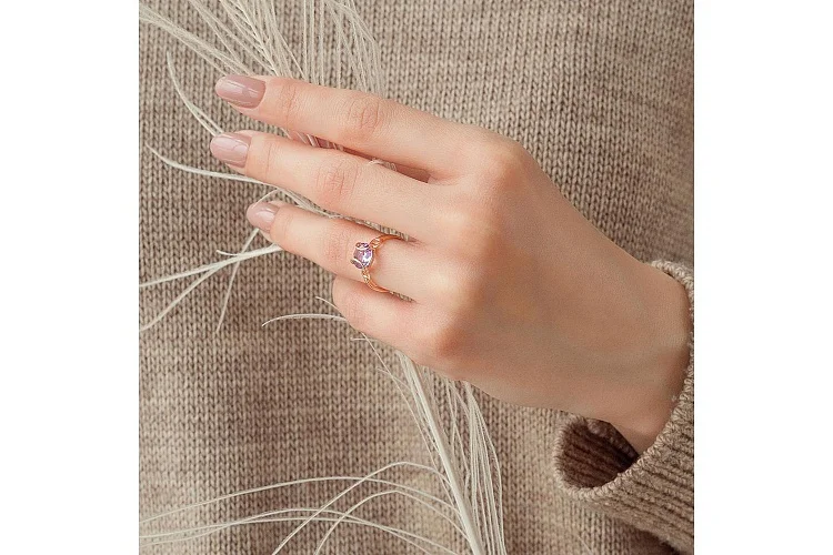 Кольцо из красного золота с аметистом