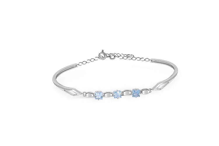 Браслет из белого золота с 3 топазами sky