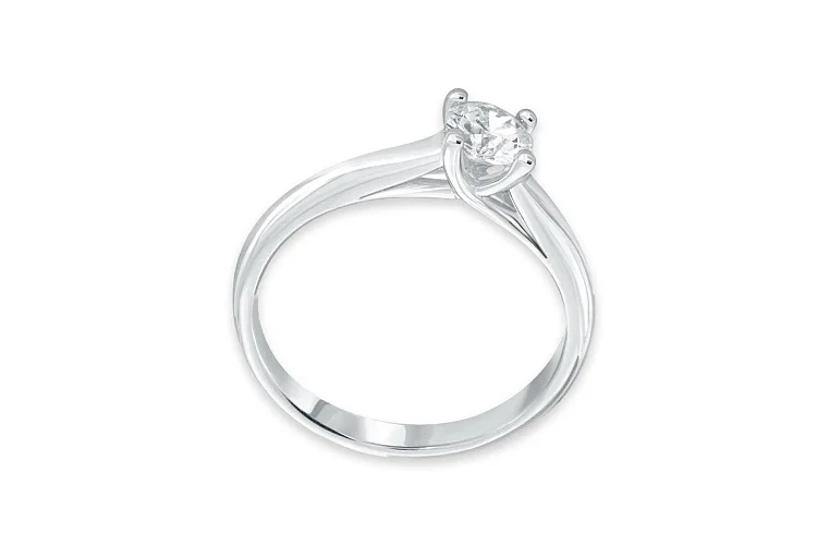 Кольцо из белого золота с муассанитом