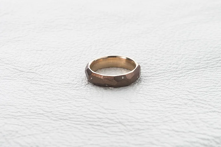 Кольцо из красного золота с 10 бриллиантами