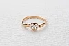 Кольцо Бантик из красного золота с бриллиантом
